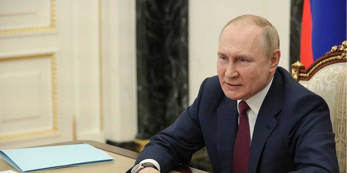 Путин попросил найти средства на оснащение учебных заведений Белоруссии