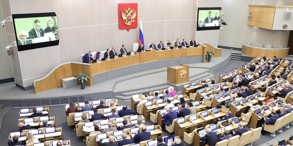 Депутатам ГД послали приглашения на мероприятие с Путиным