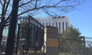Посольство РФ призвало США не сомневаться в решимости защищать государственный суверенитет