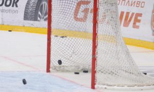 «Динамо» победило соперника в матче КХЛ
