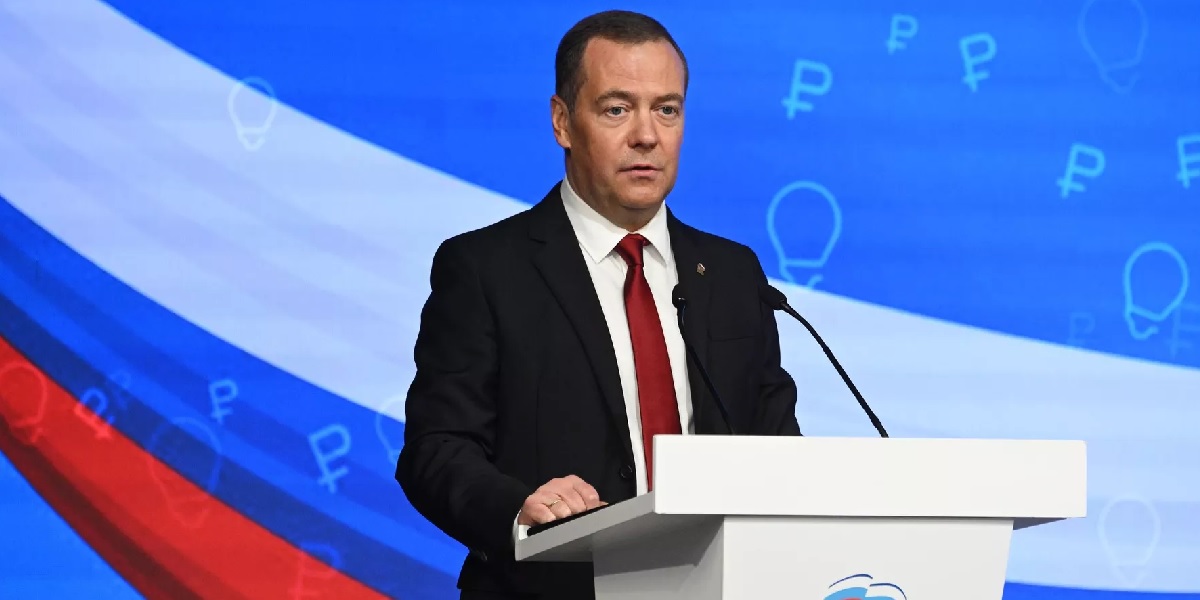 Медведев считает, что тема финансовой поддержки Киева становится токсичной в США