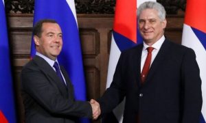 Медведев: Санкции не способны сдержать развитие РФ и Кубы