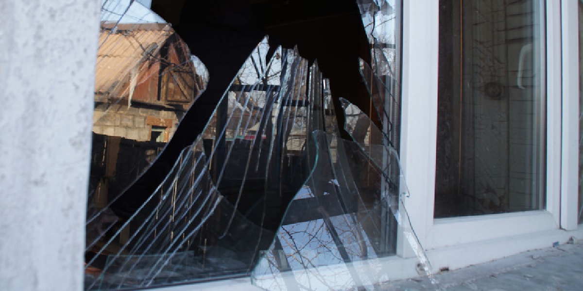 При обстреле Донецка было повреждено здание ДК