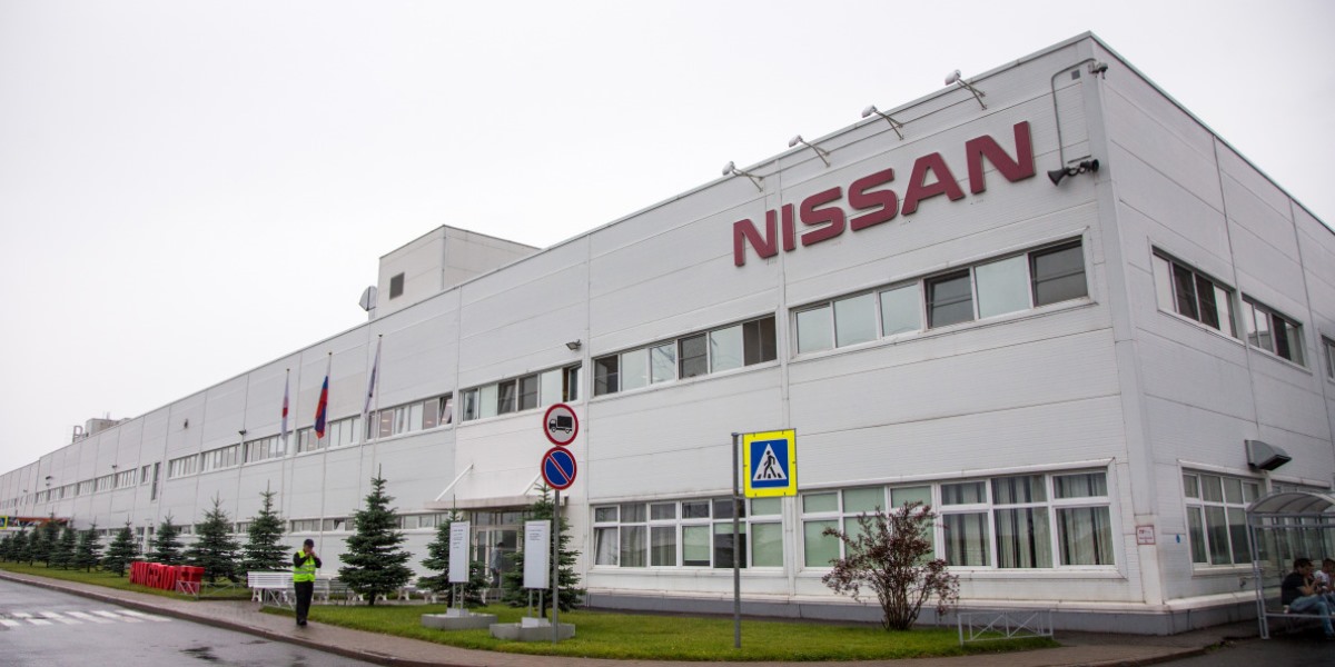 АвтоВАЗ планирует возобновить производство на бывшем заводе Nissan в Петербурге в следующем году