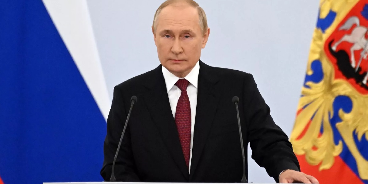 «РГ»: представитель Кремля подтвердил поездку Путина в зону СВО