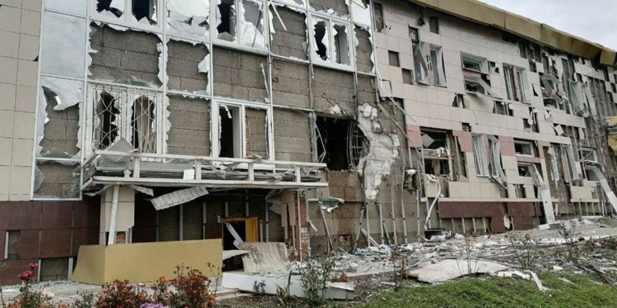 Губернатор Гладков заявил о двух пострадавших при обстреле села в регионе