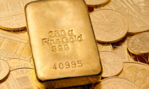 Минфин впервые продал небольшой объем золота из ФНБ для покрытия дефицита бюджета