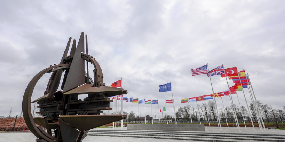 В НАТО призвали готовиться к противостоянию на много лет