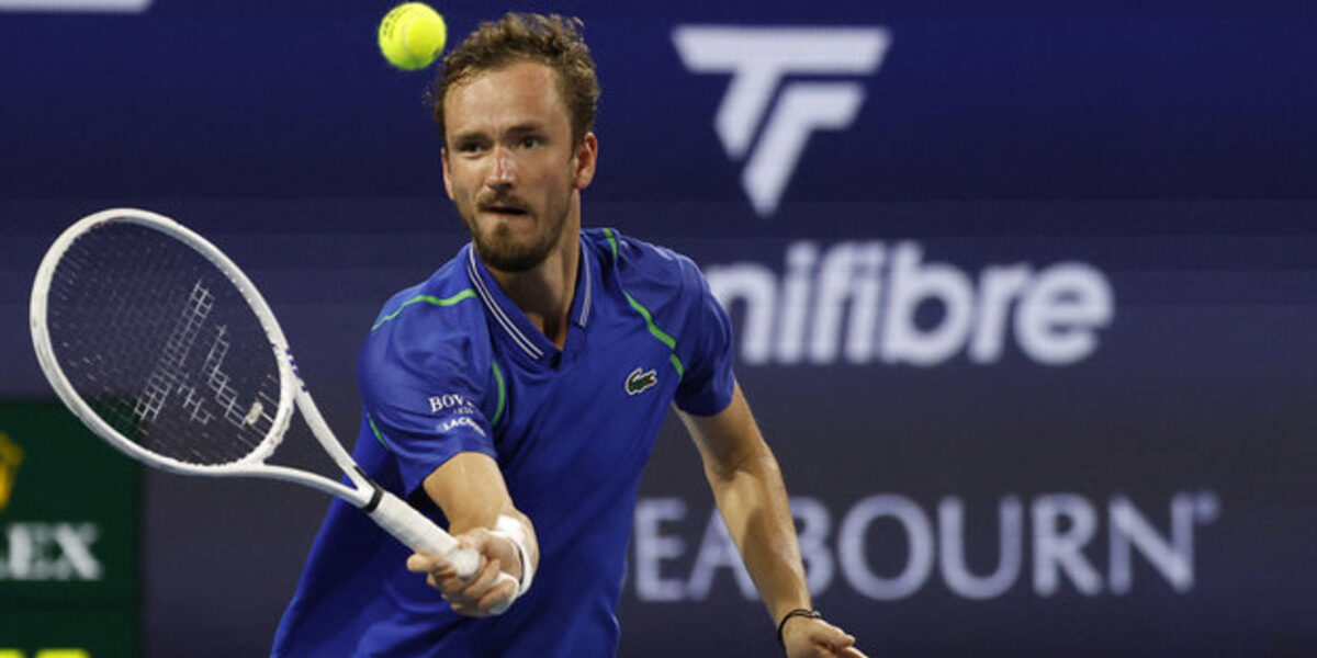 Даниил Медведев вышел в четвертьфинал Miami Open