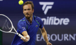 Даниил Медведев вышел в четвертьфинал Miami Open