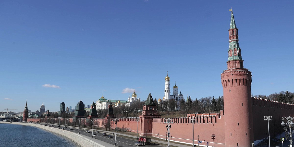 В Москве прокомментировали поездки Путина в штабы