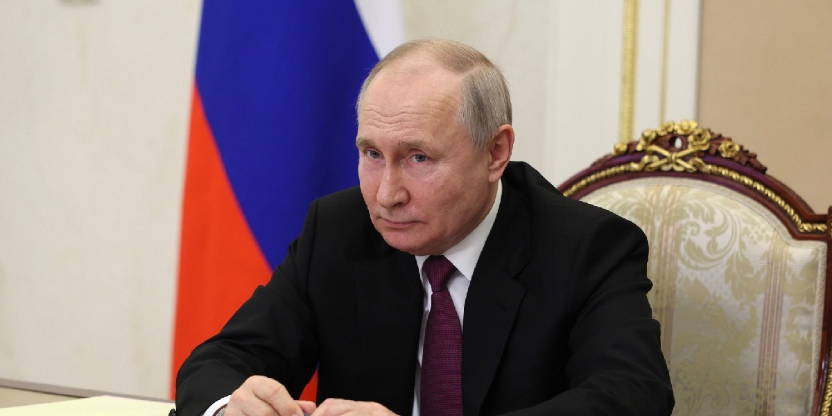 Президент России считает Деда Мороза главнее себя
