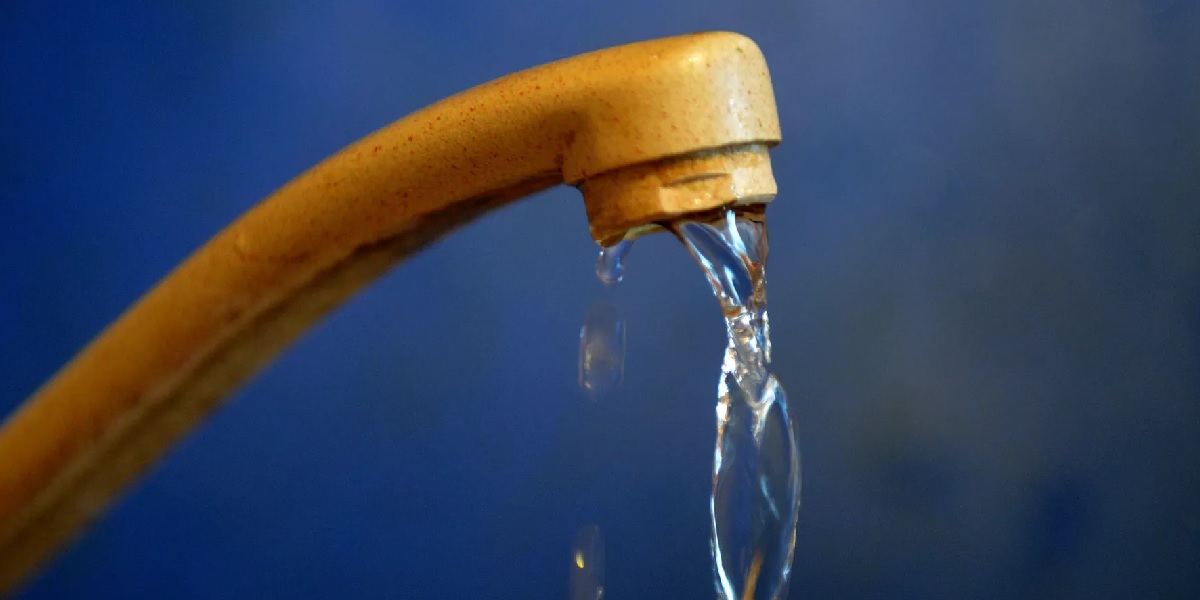 СМИ: в России предлагают внести поправку о запрете отключать горячую воду более чем на 14 дней