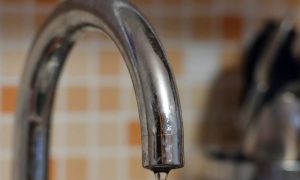 СМИ: в России предлагают внести поправку о запрете отключать горячую воду более чем на 14 дней