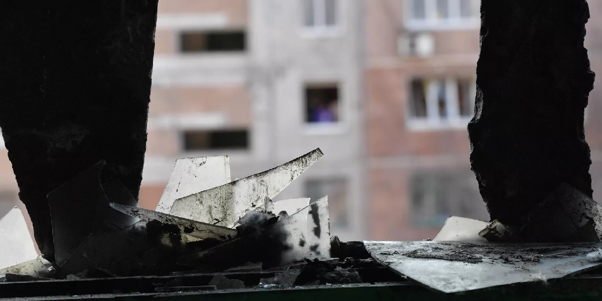 На северо-западе Крыма беспилотник повредил несколько зданий