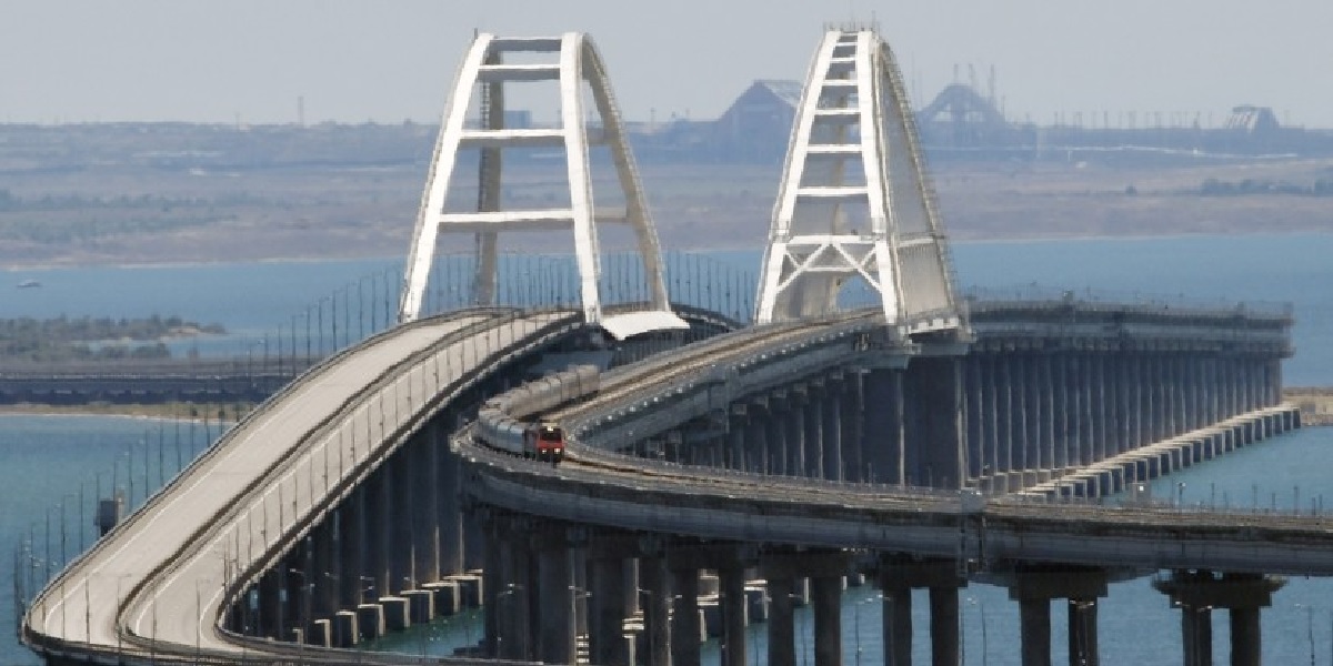 Власти продлили сроки восстановления Крымского моста