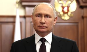 Президент России принял экипаж танка «Алеша»