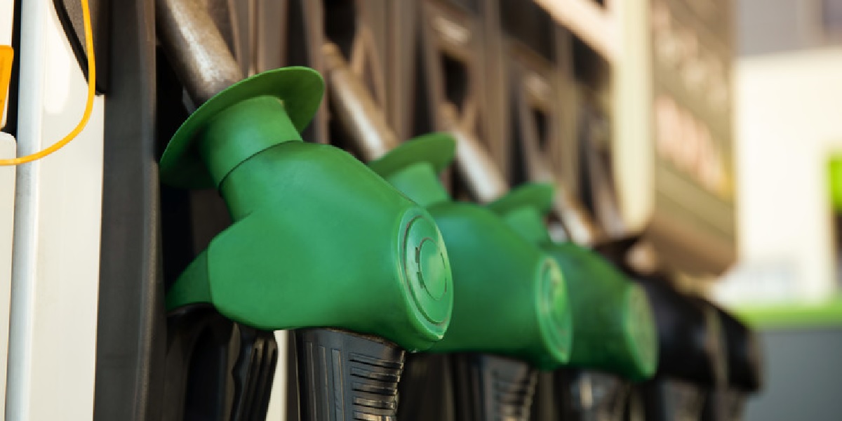 Кабмин ввел временное ограничение на экспорт бензина и дизельного топлива