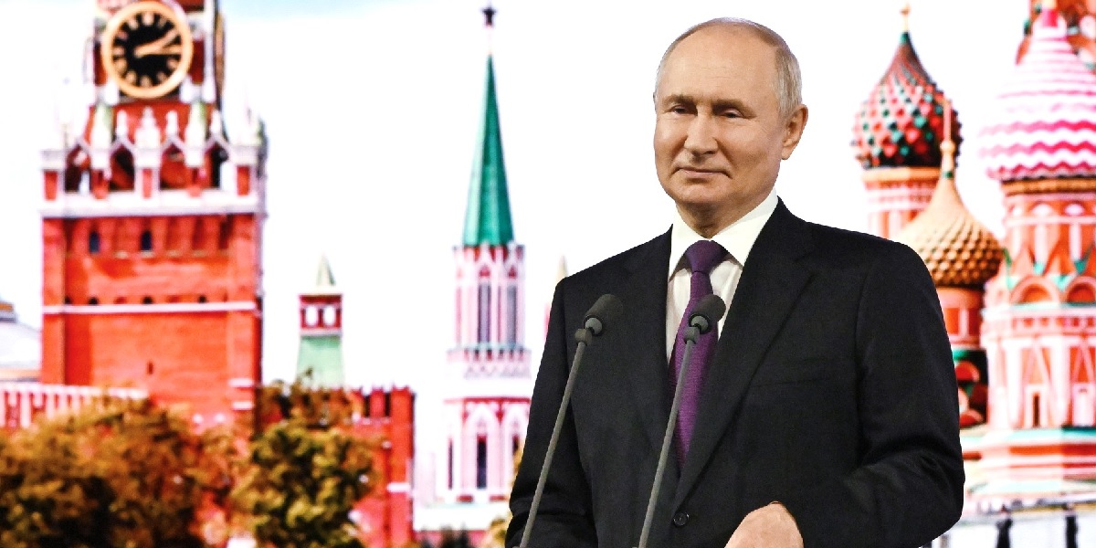 Путин пошутил над просьбой Грефа о миллиарде