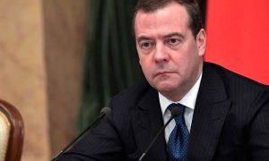 Медведев: «Мир, ведомый США, продолжает катиться в глубочайшую пропасть»