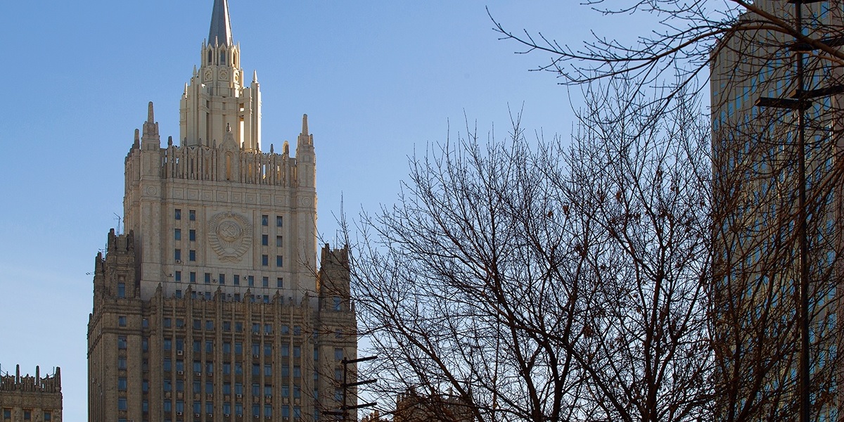 В МИД России подвергли критике решение МОК в отношении ОКР