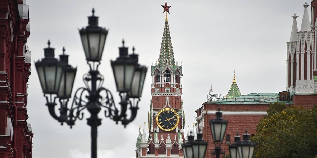 Песков считает, что санкции подтолкнули страну к наращиванию потенциала