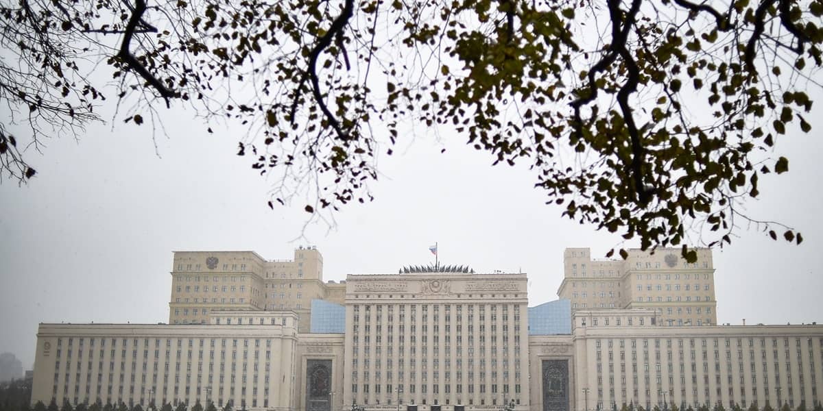 В Минобороны России заявили, что ВС РФ поразили два склада ВСУ