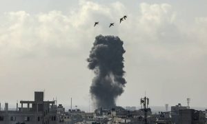 Израиль обстрелял гуманитарный конвой