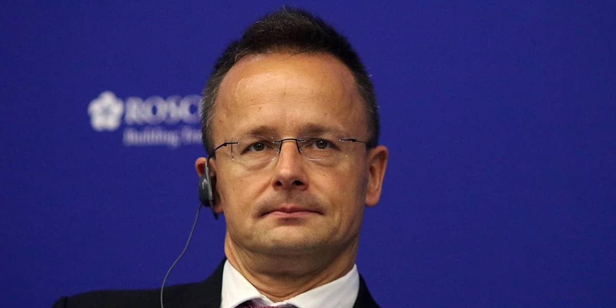 Сийярто заявил, что Венгрия не будет участвовать в поставках ВСУ