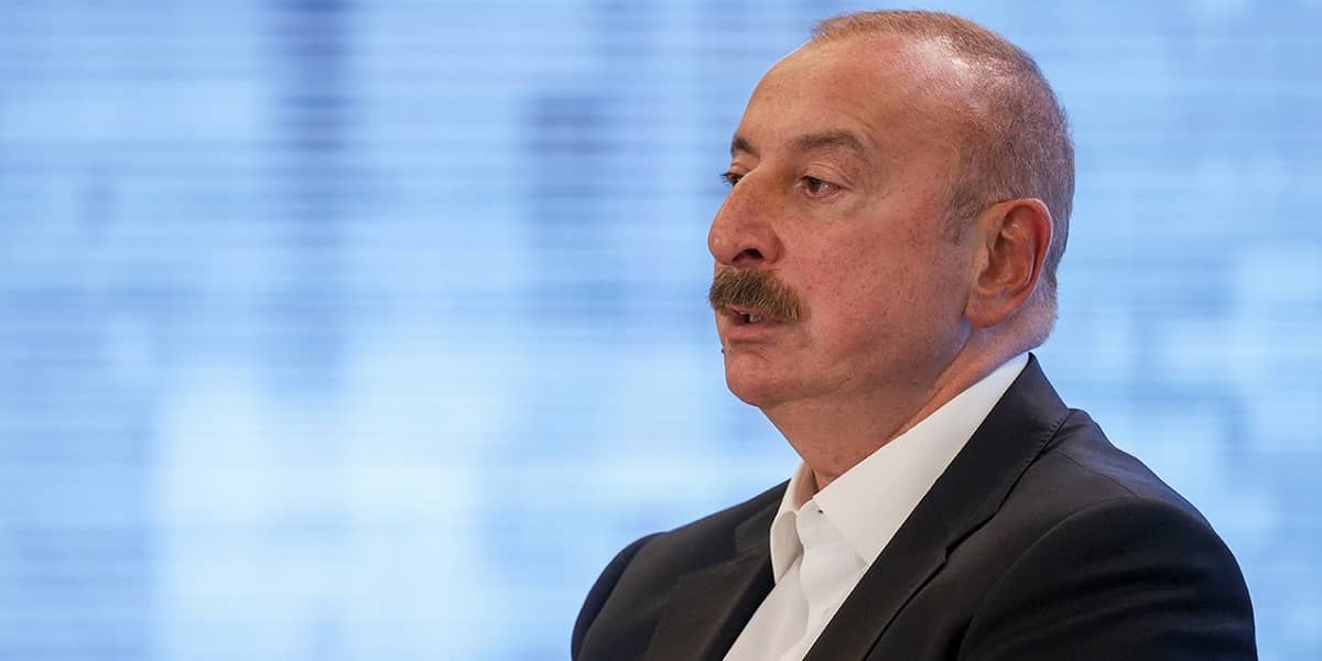 Алиев проголосовал на выборах главы Азербайджана