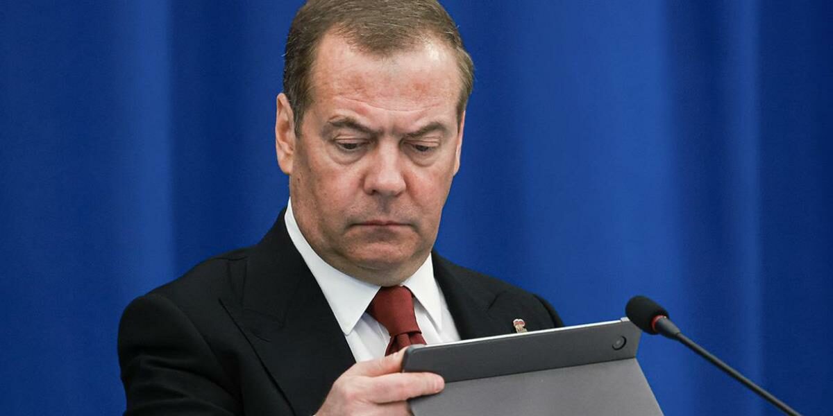 Дмитрий Медведев предложил российскую формулу мира по Украине