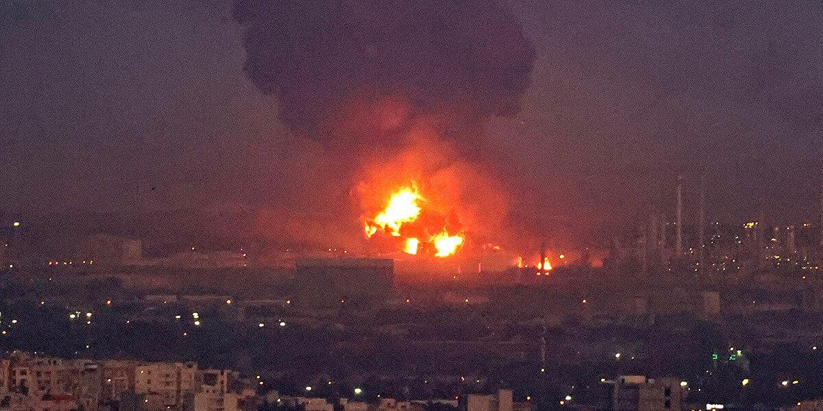 Пожар произошел на химическом заводе в Индии