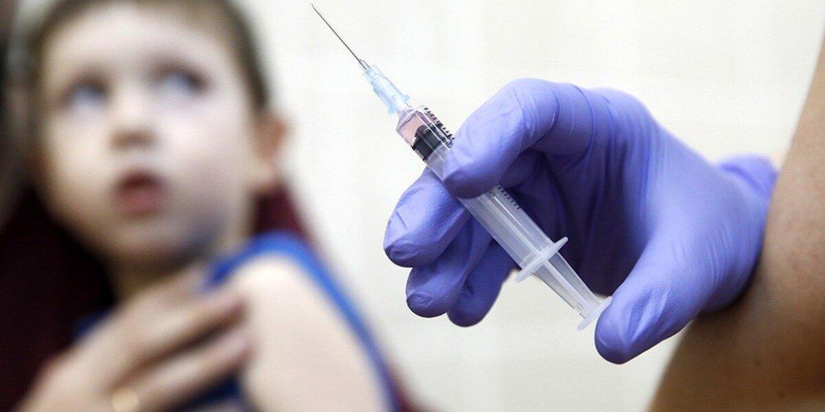 Вакцинацию подростков от COVID-19 в РФ могут начать до конца года