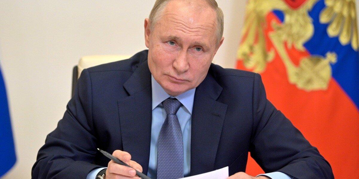 Путин призвал выстроить целостную систему поддержки семей с детьми