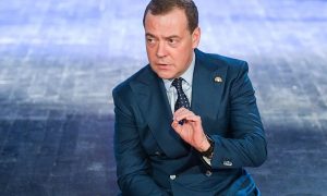 Медведев прокомментировал смену премьера в Великобритании