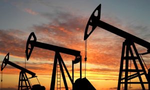 Reuters: члены мониторингового комитета ОПЕК+ договорились о сокращении добычи нефти