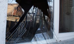 При обстреле Донецка было повреждено здание ДК